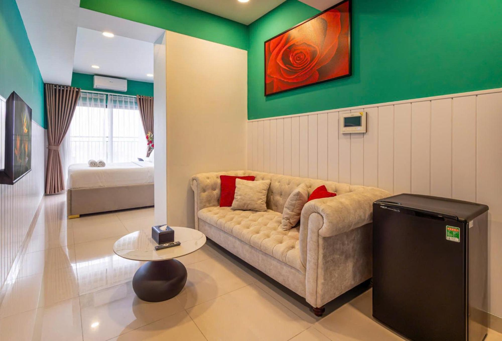 Otis - Soho District 1 - Near Bui Vien * TP. Hồ Chí Minh