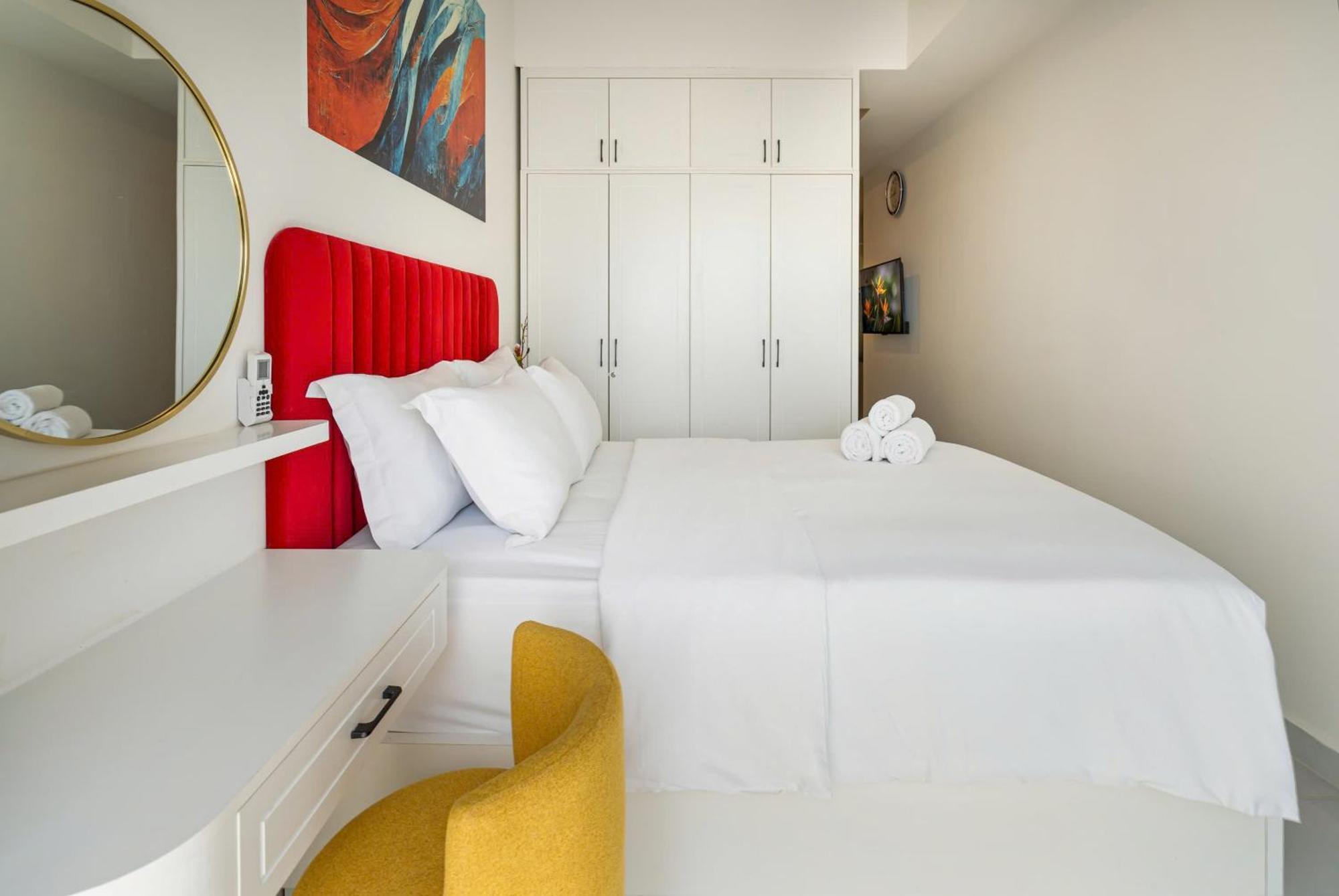 Otis - Soho District 1 - Near Bui Vien Apartment *